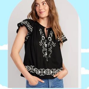 NWT Embroidered Black and White Blouse